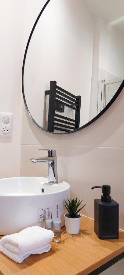 Artpink - Ideal Pros - Proche Commerces - Agathor Montlucon Ngoại thất bức ảnh